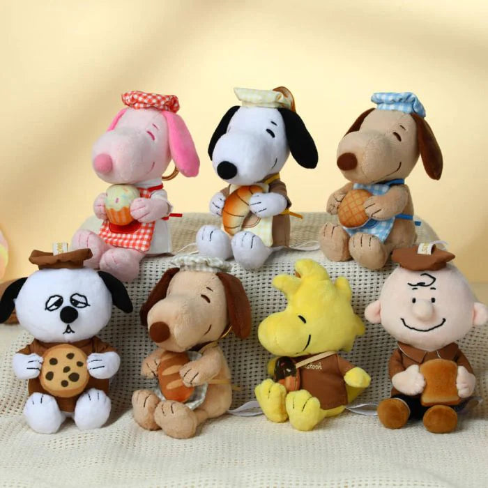 PEANUTS BAKERY PLUSH KEYRING BLIND BOX (7 ASST)